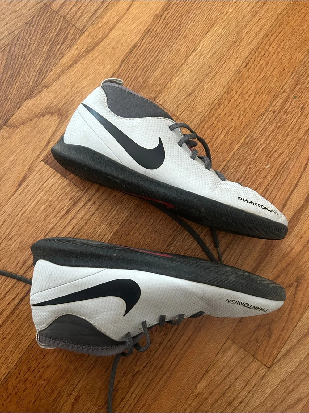Nike low profile